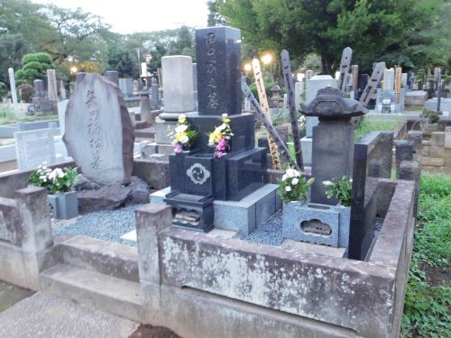 Fun Fact: Der Friedhof Yanaka hat eine eigene Polizeistation.